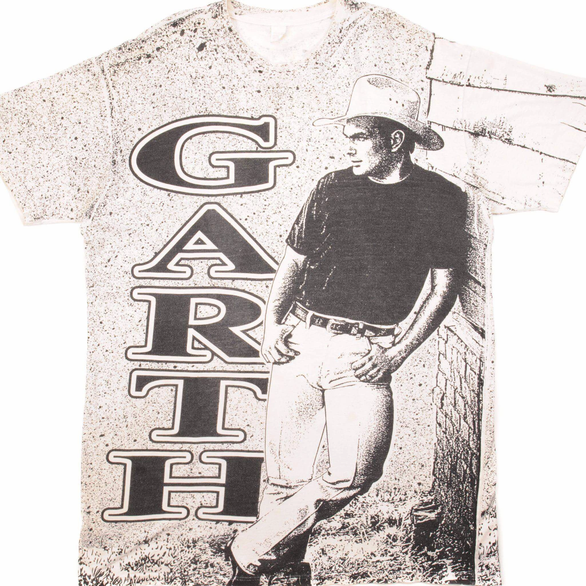 VINTAGE ALL OVER PRINT GARTH BROOKS TEE SHIRT SIZE XL Relaxed Design Tagless Neckline