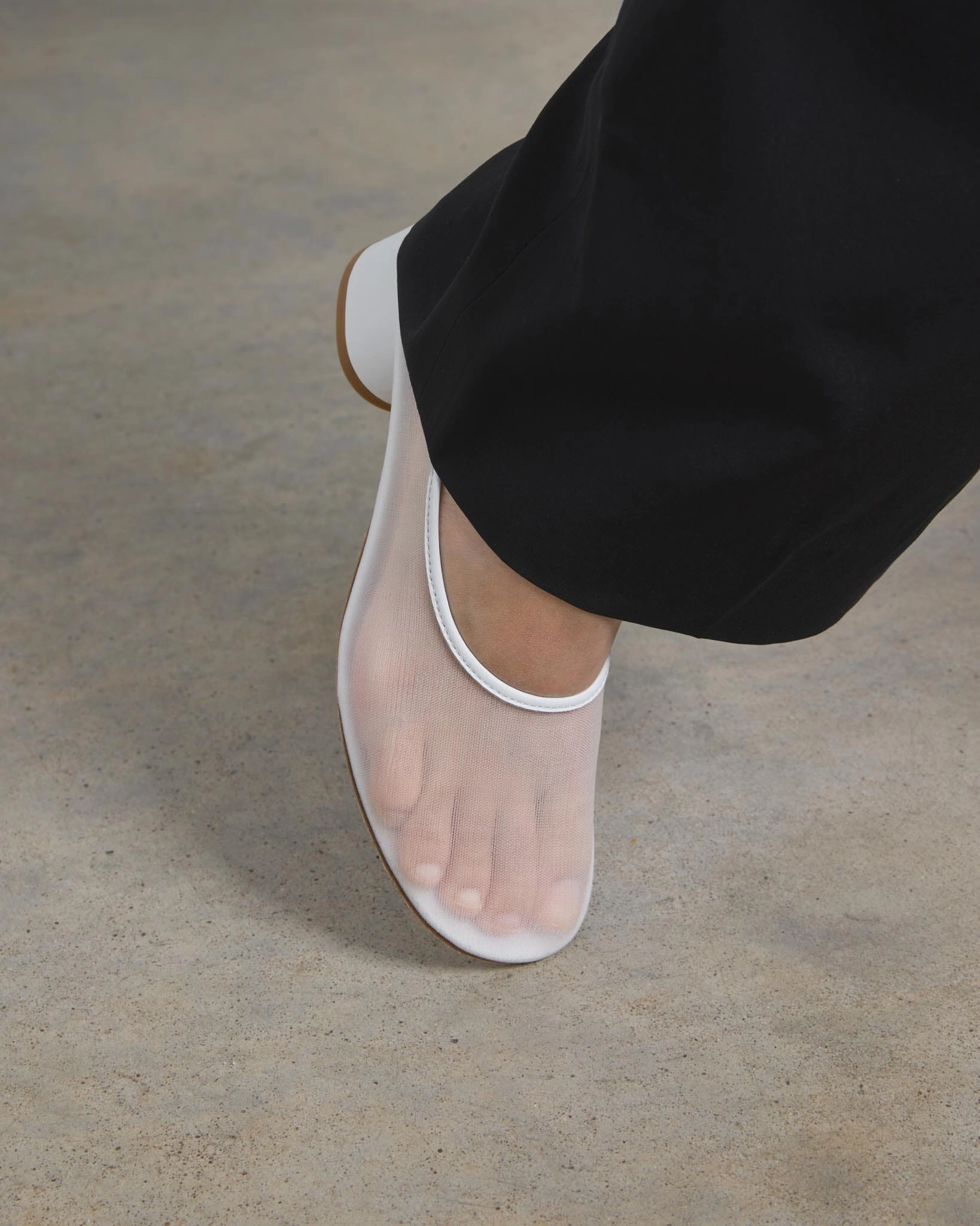 Balla Pump, White Mesh elegant design