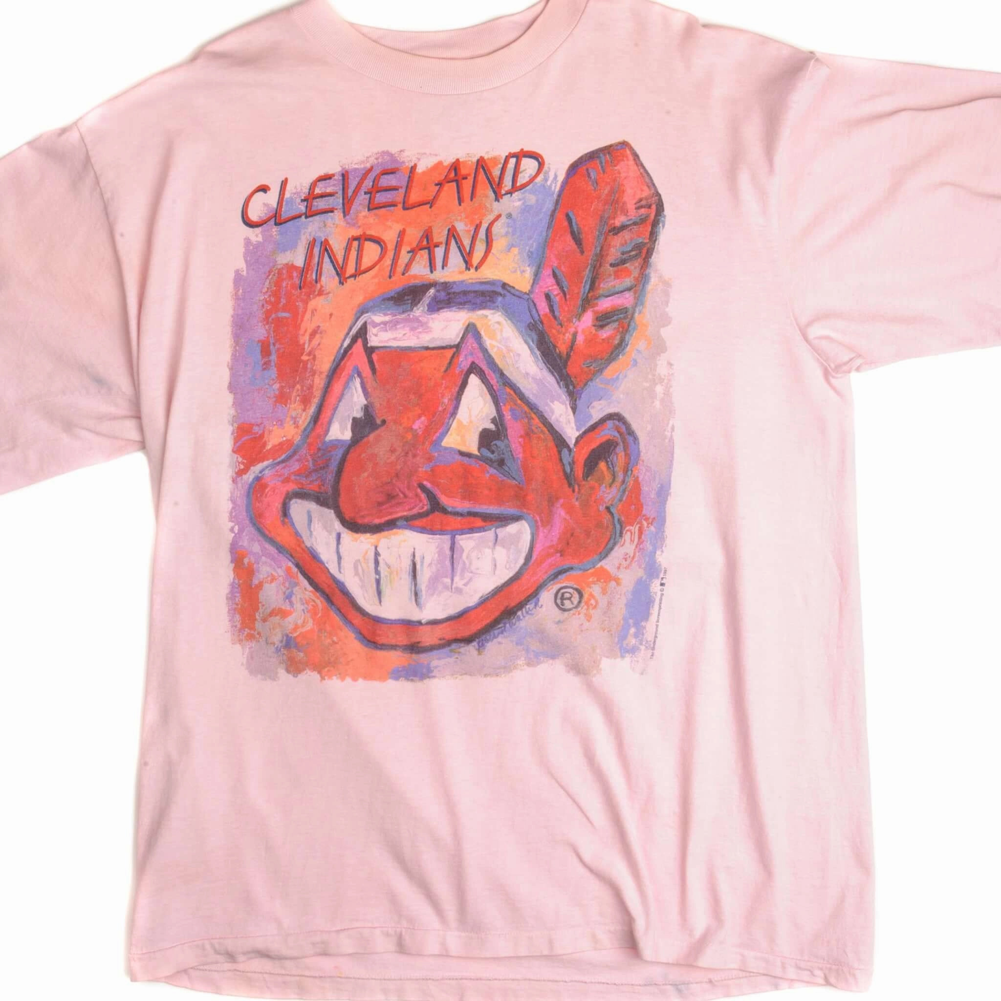 Sporty and Stylish VINTAGE MLB CLEVELAND INDIANS TEE SHIRT 1997 SIZE XL MADE IN USA