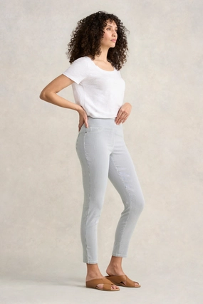 Chic Comfort Bengajean?  7/8 Seersucker - Navy & White Stripe