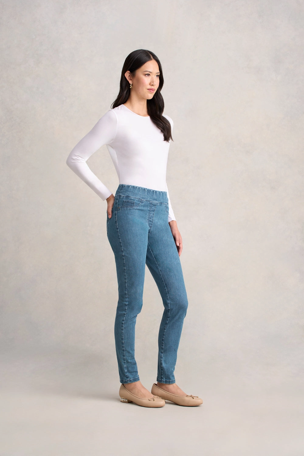 WrinkleFreeFabric Body-Hugging Fit Bengajean? Skinny Leg - Light Denim Wash