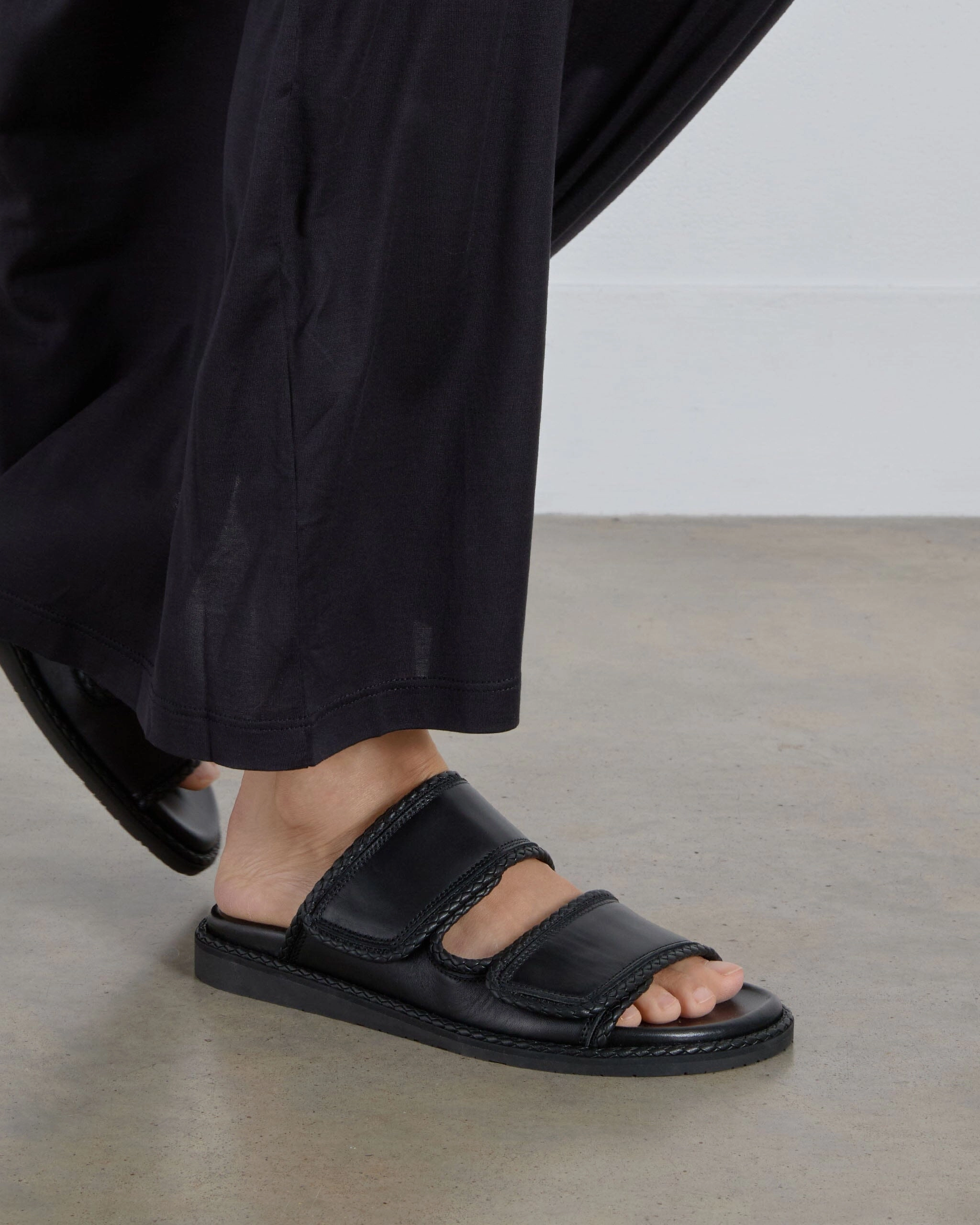 Foot Health Date Ready Braided Slide, Black