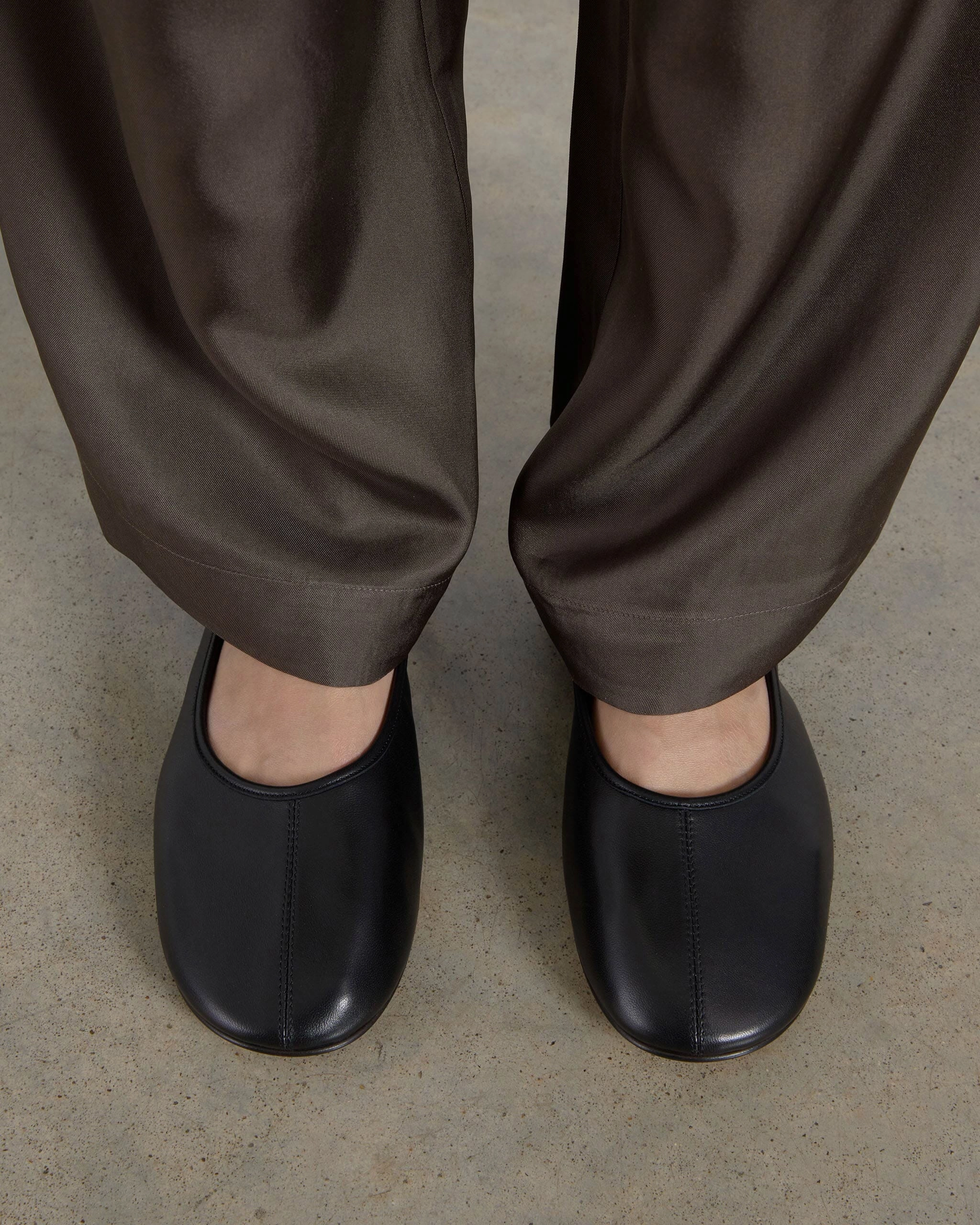 Slip-Free Shoes Home Style Balla, Black Leather