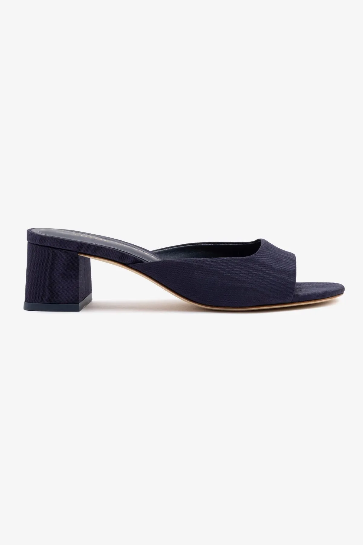 Memory Foam Padding Lightweight Pair Chloe Gosselin by Larroud?? Anah Mule In Navy Fabric