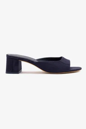 Memory Foam Padding Lightweight Pair Chloe Gosselin by Larroud?? Anah Mule In Navy Fabric