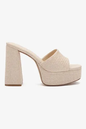 Natural Fiber Upper Dolly Mule In Natural Raffia