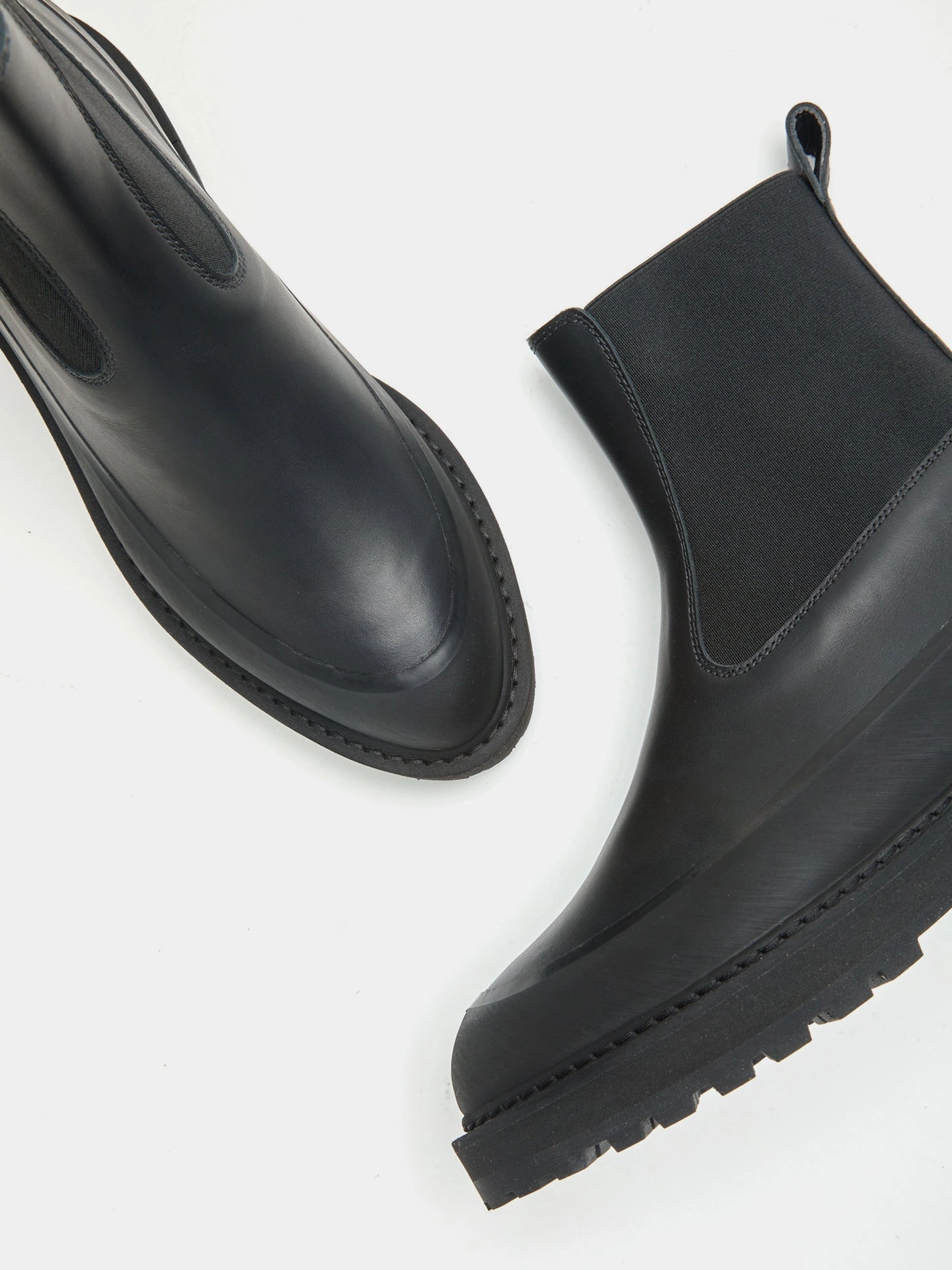 Dolomite Chelsea Boot / Black Leather Snow Day Low Profile Midsole