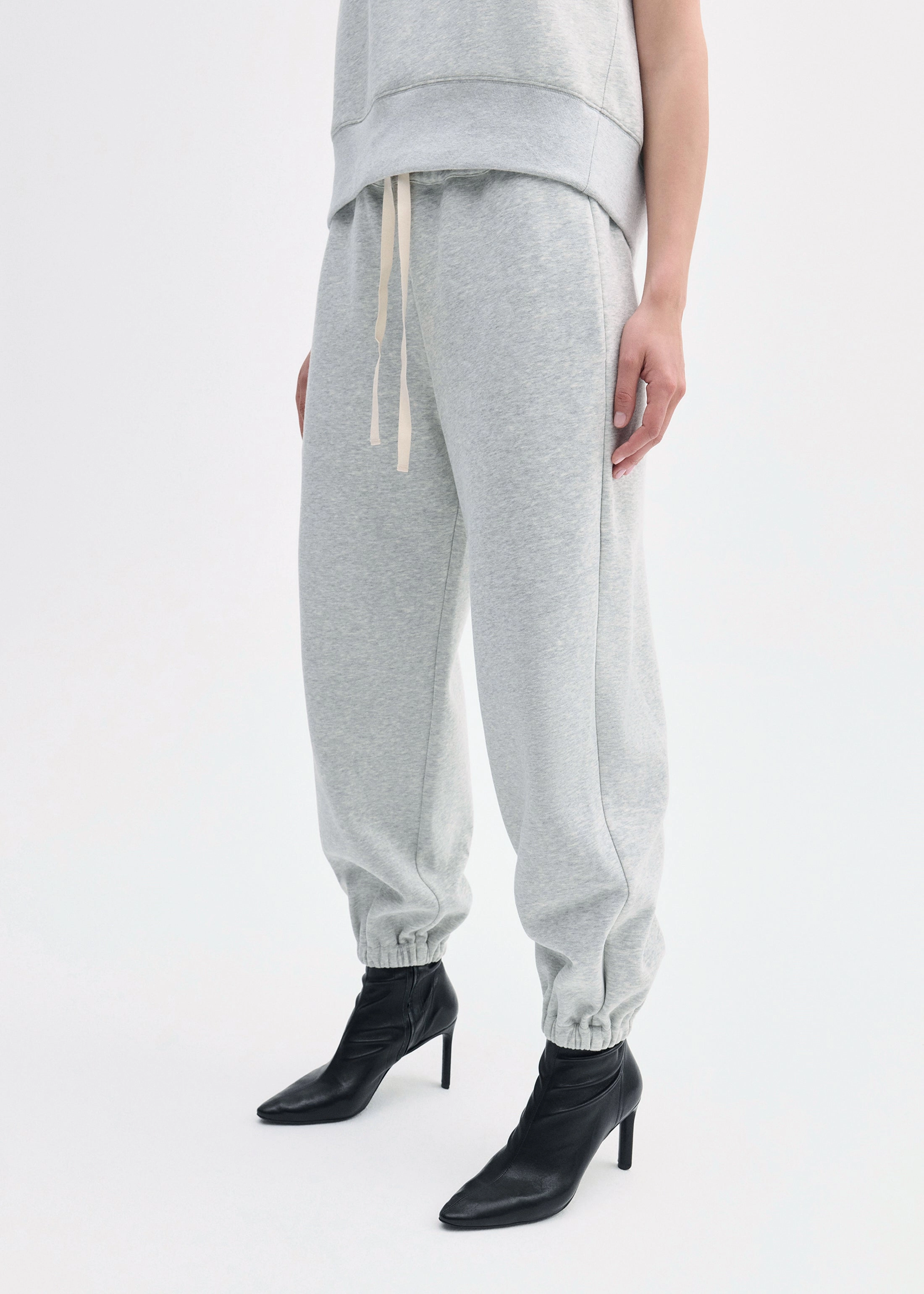 Scuba Jogger in Scuba Jersey - Heather Grey Basic Stretch