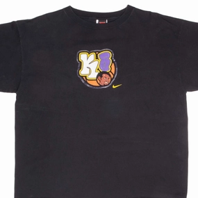 Chill Mode Fit Urban Casual Look VINTAGE NIKE NBA KOBE BRYANTS LAKERS 2000S TEE SHIRT SIZE XL