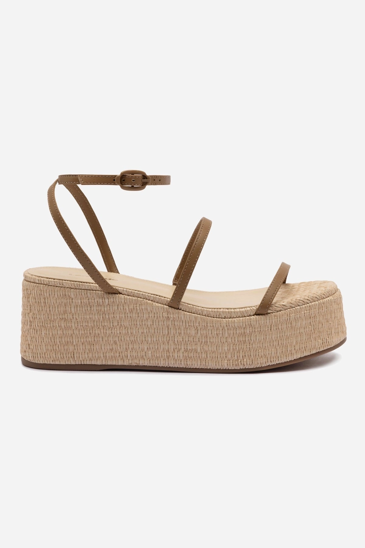 Gio Flatform Sandal In Natural Raffia and Hazelnut Trimming Outdoor Use