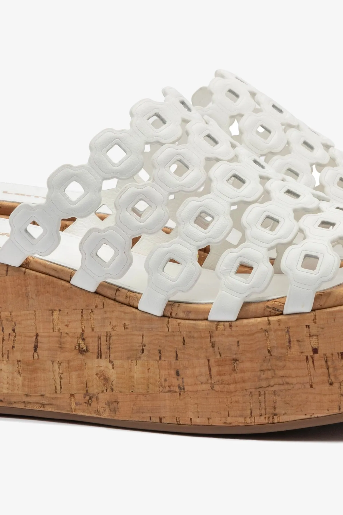 Basic Outfit Match Laidback Daywear Charli Mule In White Leather