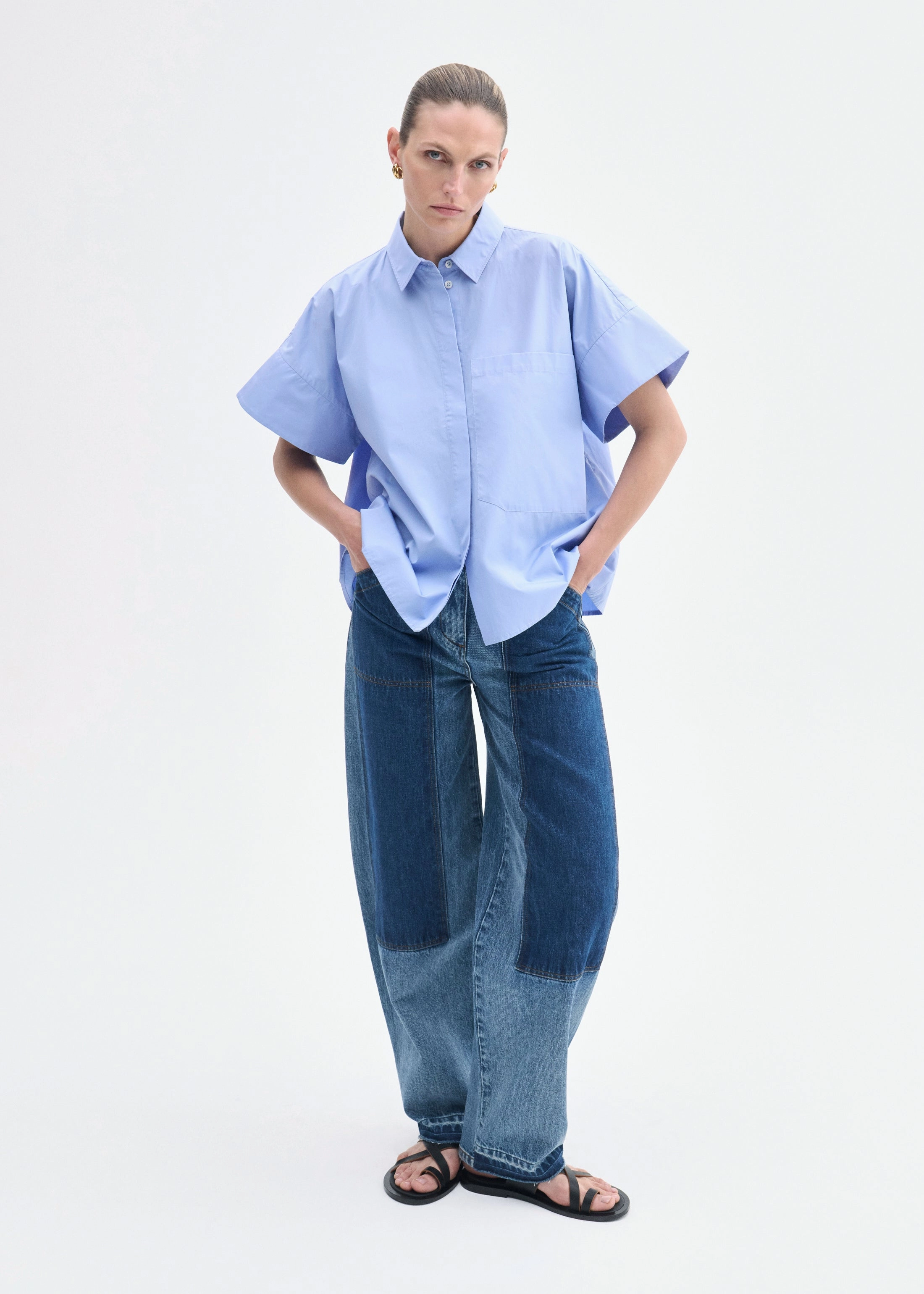 Pullover Design Boxy Short Sleeve Shirt in Cotton Poplin - Blue