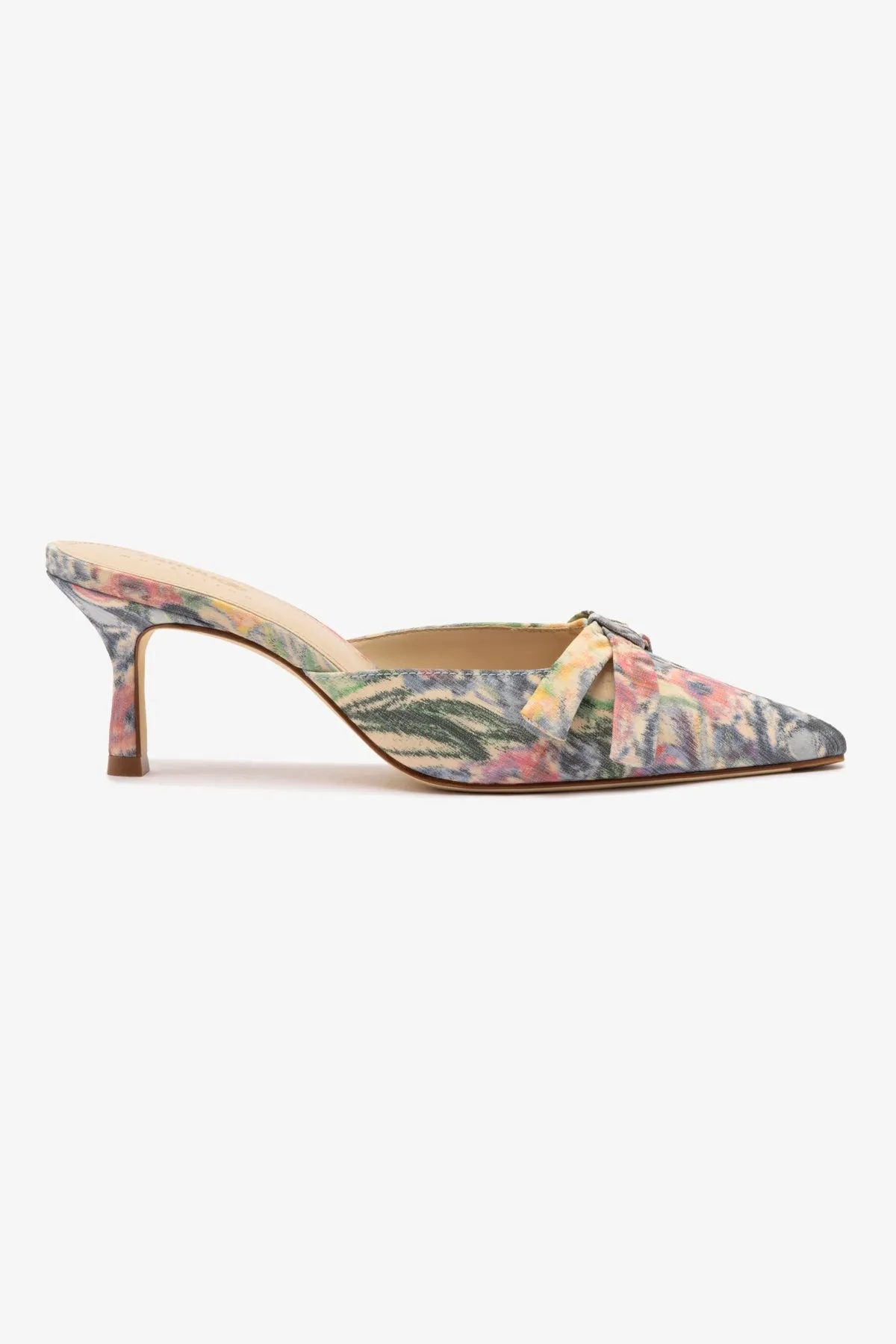 Breath Easy Style Foot Hugging Fit Larroud?? x Markarian Mule In Ash Blue Floral Demetra