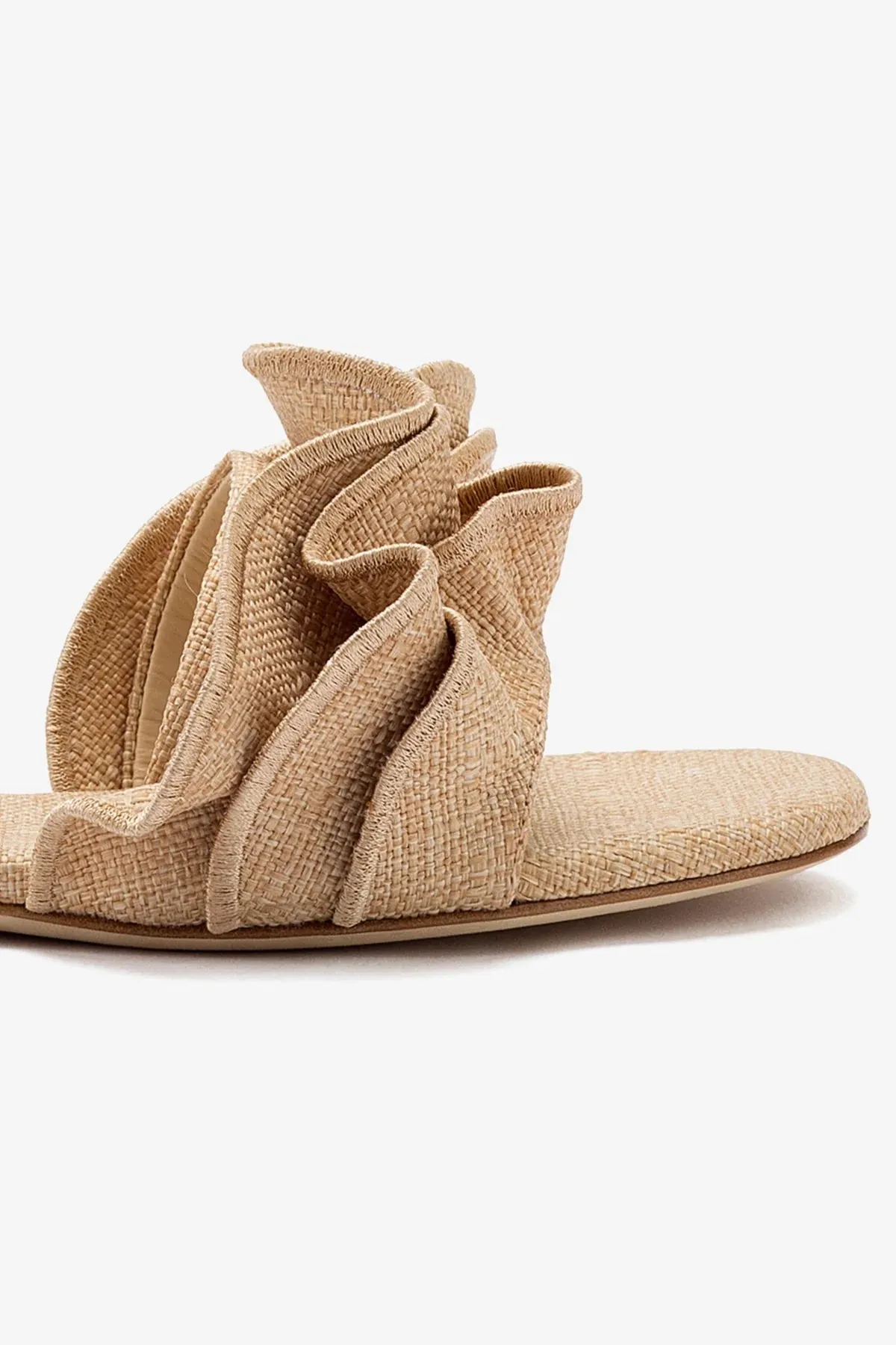 Soft Style Daily Light Structure Ivy Ruffle Flat Mule In Beige Raffia