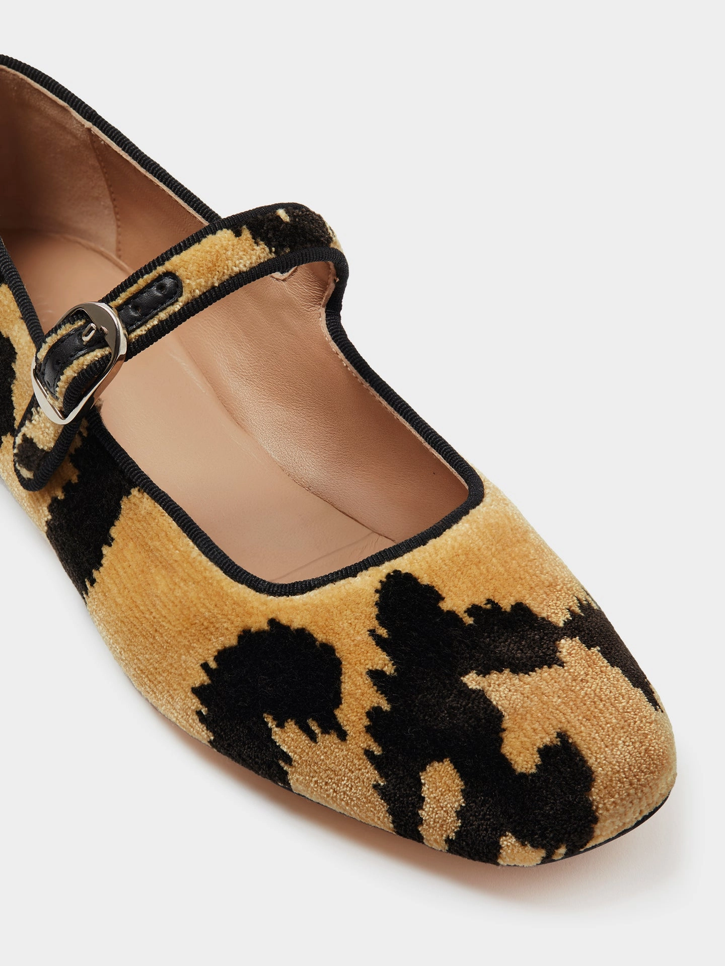 Secure Closure ValueforMoney Mary Jane / Tiger Bevilacqua Velvet