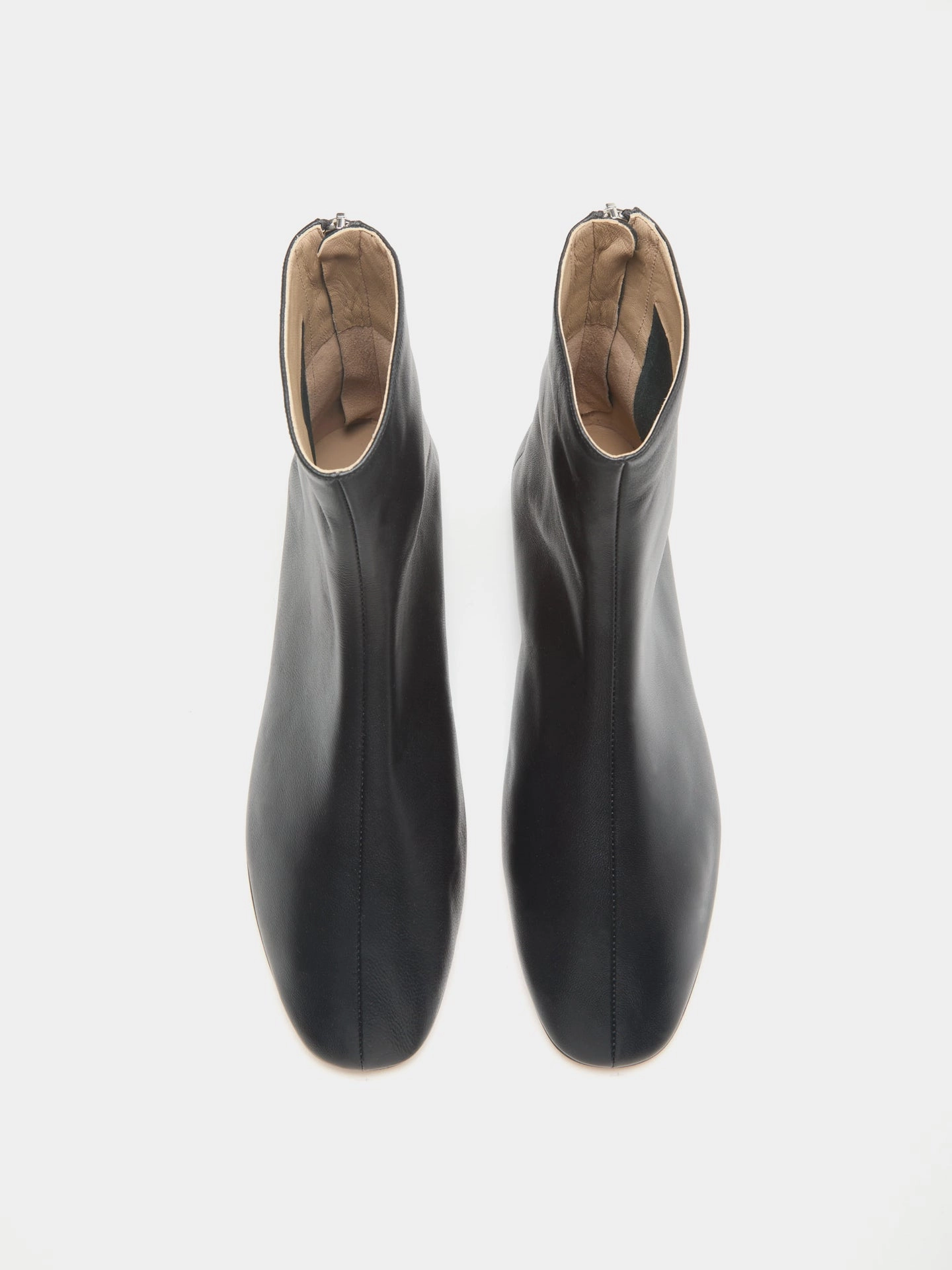 Luna Boot / Black Leather All Season Sleek Profile