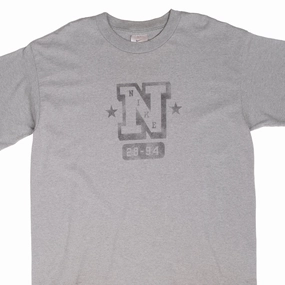 EnhancedDurabilityFinish Loose fitting comfort VINTAGE NIKE SPELLOUT GREY TEE SHIRT 2000S LARGE