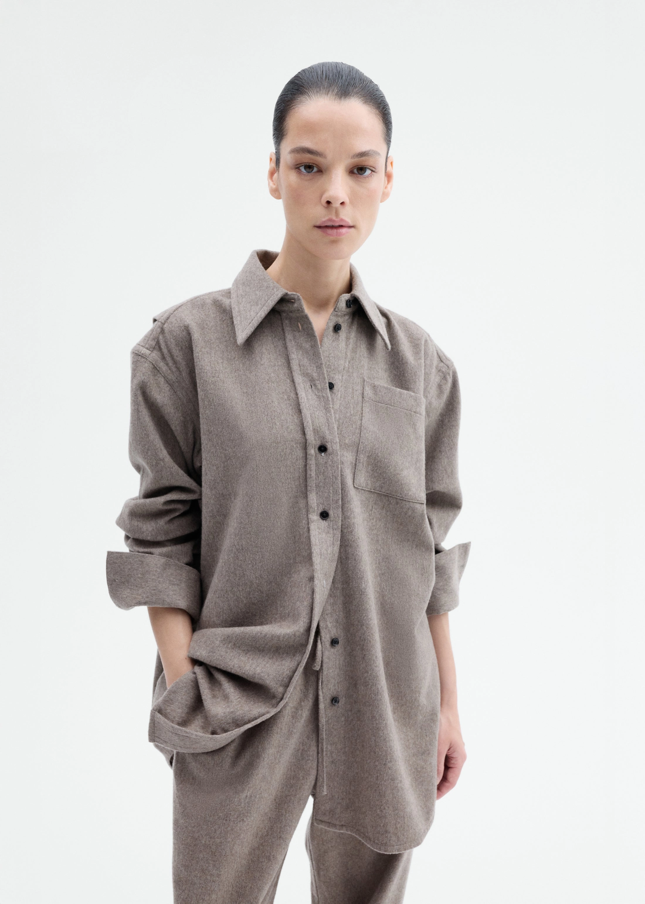 Tailored Flannel Shirt in Wool Cashmere - Oatmeal All-Weather Ready Unisex style