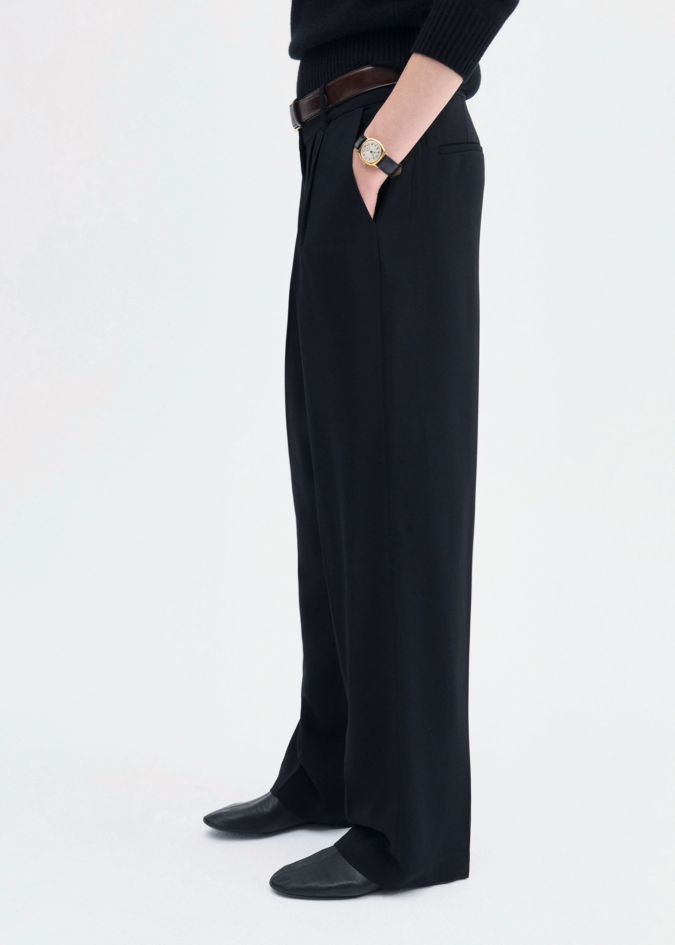 Pleat Front Trouser in Crepe - Black Comfort Design Noise Reduciting Fabric