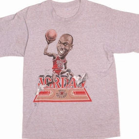 Travel Light VINTAGE NBA CHICAGO BULLS MICHAEL JORDAN TEE SHIRT 1990s SIZE SMALL MADE IN USA