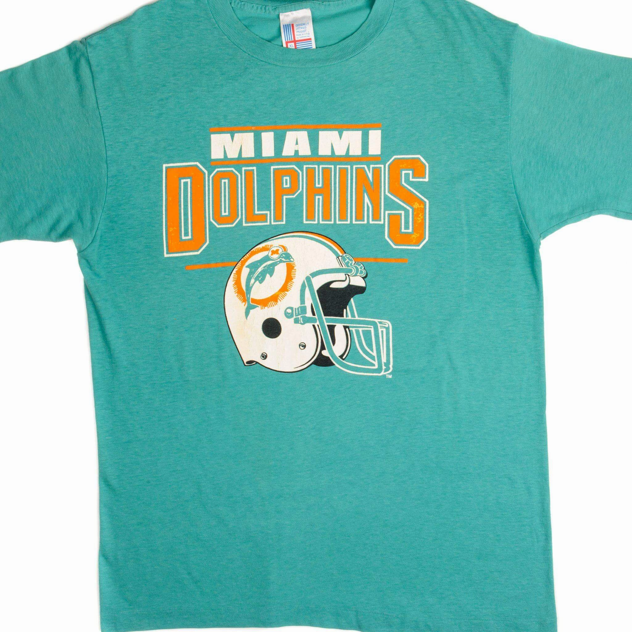 VINTAGE NFL MIAMI DOLPHINS TEE SHIRT SIZE MEDIUM MADE IN USA Fashion Forward Effortless Comfort Design