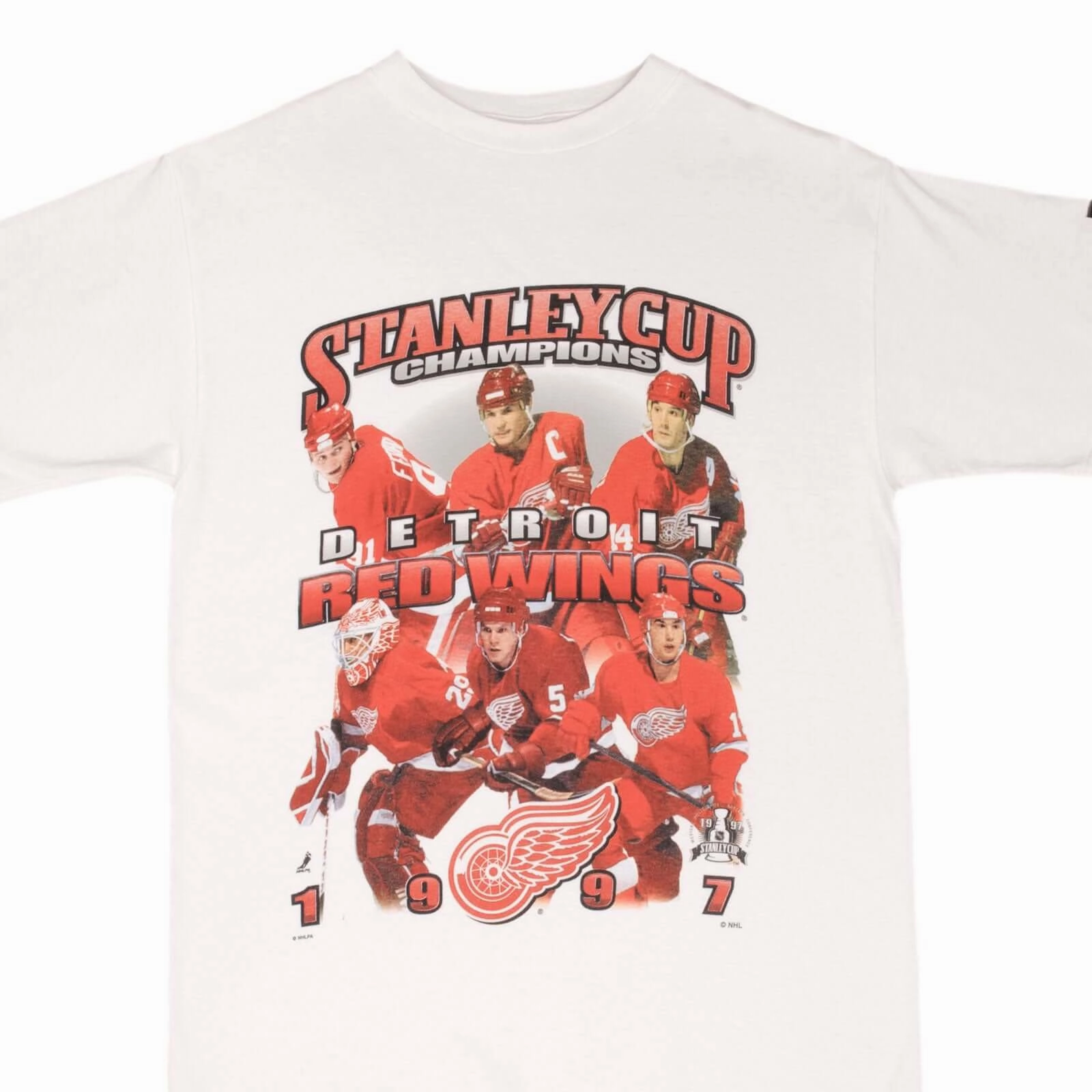 Minimalist Look right size VINTAGE NHL DETROIT RED WINGS STANLEY CUP CHAMPIONS 1997 TEE SHIRT SIZE MEDIUM