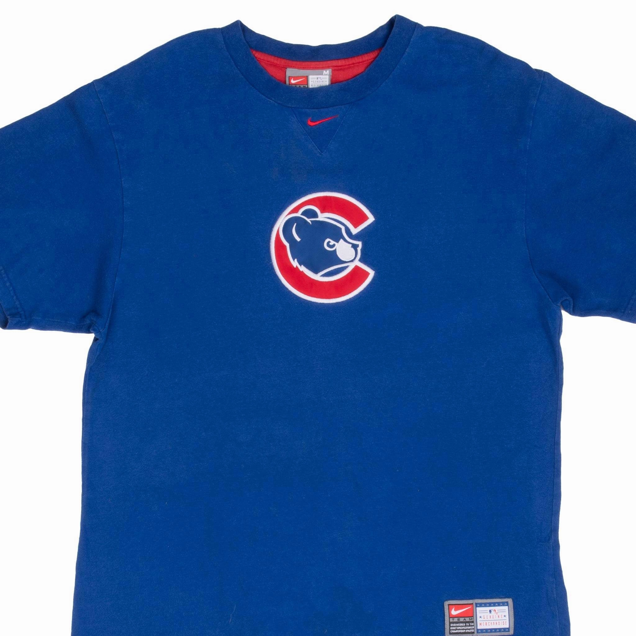 Summer Favorite VINTAGE NIKE CHICAGO CUBS CENTER SWOOSH 2000S TEE SHIRT SIZE MEDIUM