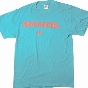 VINTAGE NIKE TEE SHIRT SWOOSH SIZE MEDIUM MADE IN USA 1987-1992 Scoop neck femininity Relaxed Look