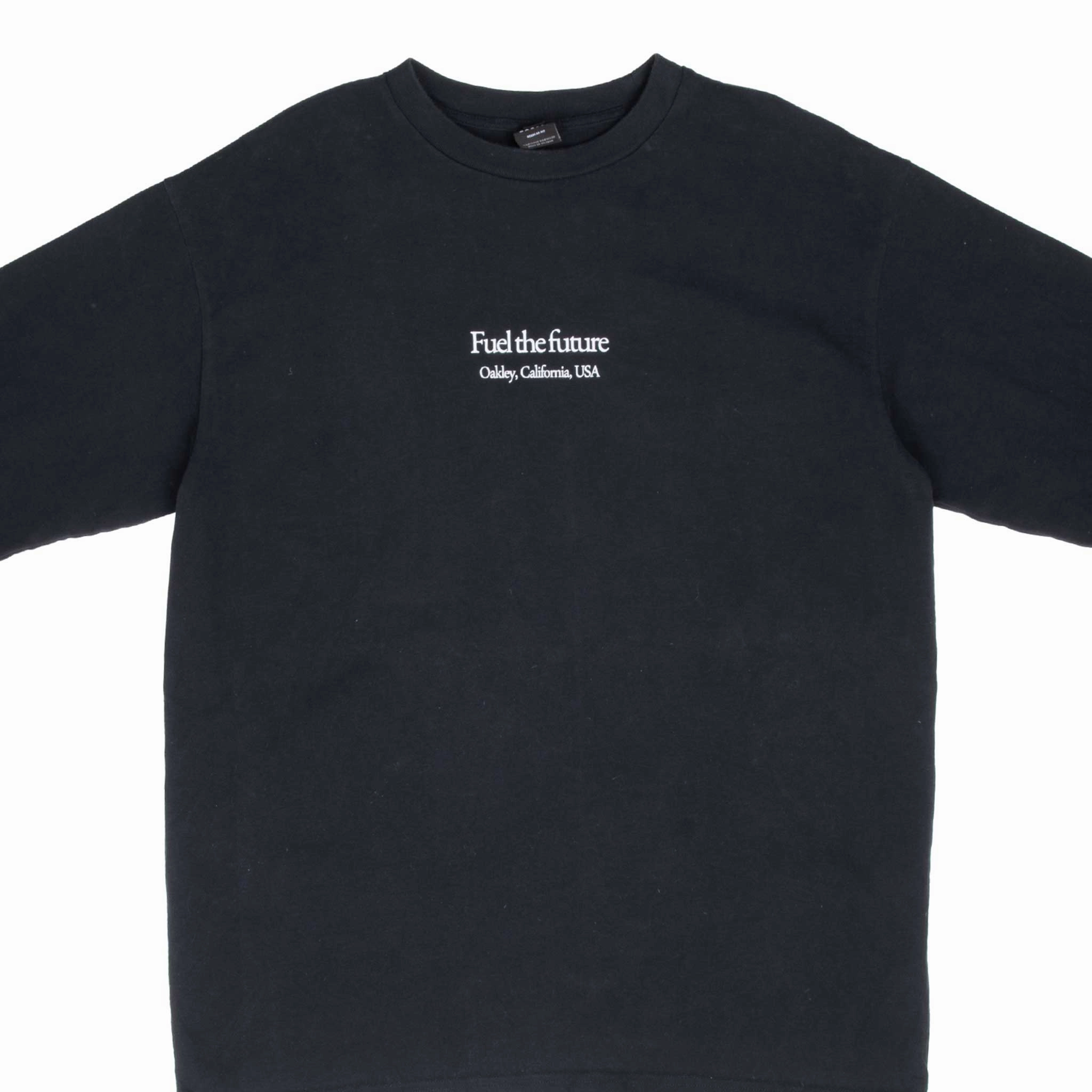 VINTAGE OAKLEY FUEL THE FUTURE TEE SHIRT 2000S MEDIUM Versatile Layering Piece Trendy Design