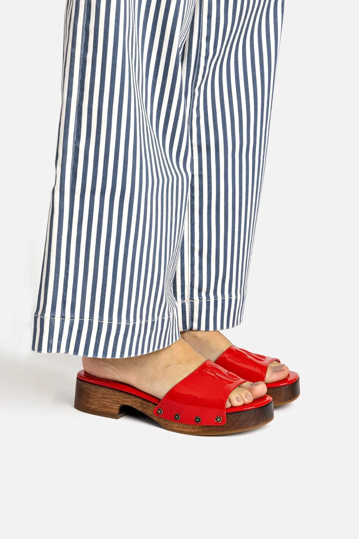 Airy Interior Style Zuzi Mule In Scarlet Patent Leather